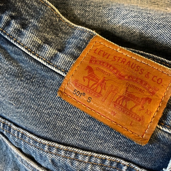 Levi’s 501 Jeans - Picture 2 of 2